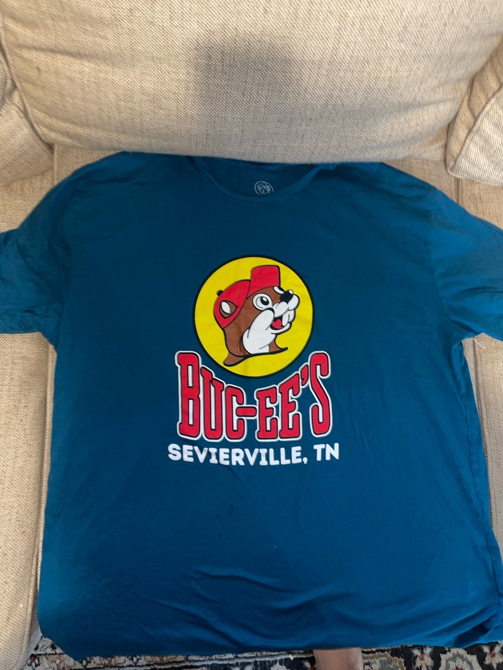 Men’s Bucees shirt